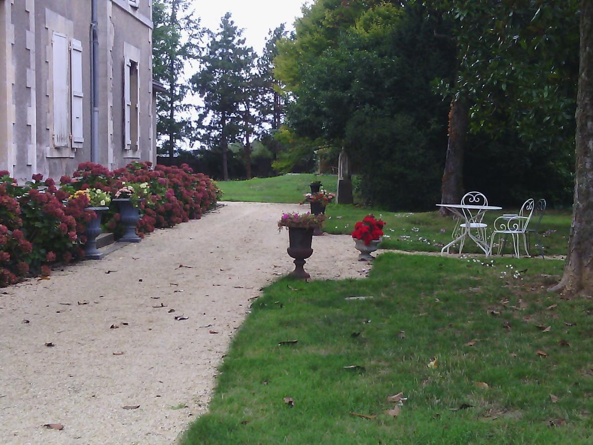 Chateau De Belle-Vue Bed and Breakfast Sainte-Cécile Exteriör bild